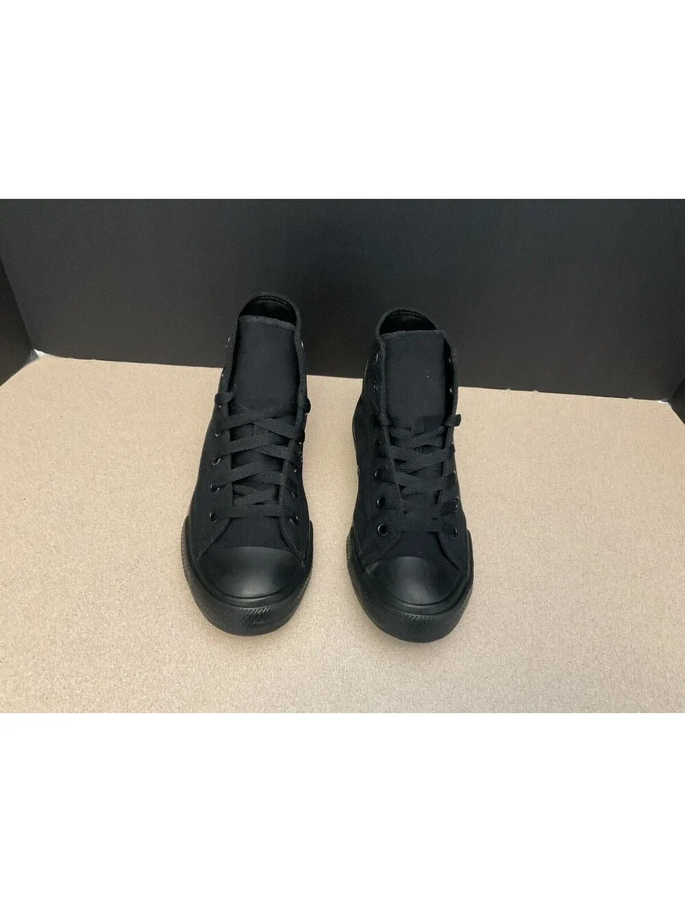 New! Youth’s Kids Converse Chuck Taylor All Star High Black Shoes. Size 2Y. Nice